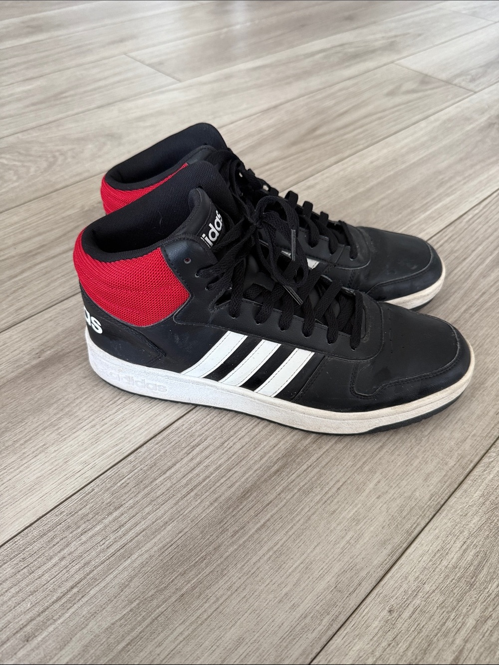 Adidas Men’s Hoops 2.0 Mid Sneakers red/black size 12
